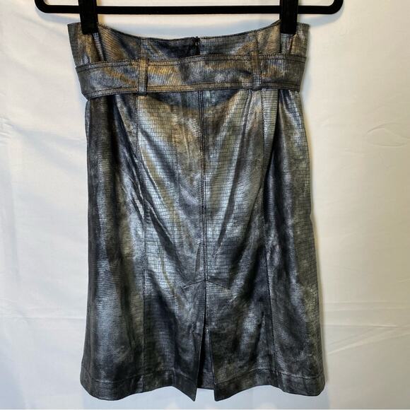 Think Tank Women’s Faux Leather Mini Skirt Size 4 Silver Reptile Print Belted - Picture 8 of 13